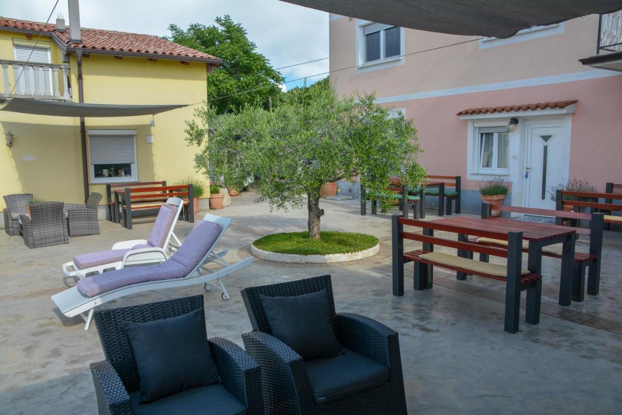 Viler Apartments Izola Eksteriør billede