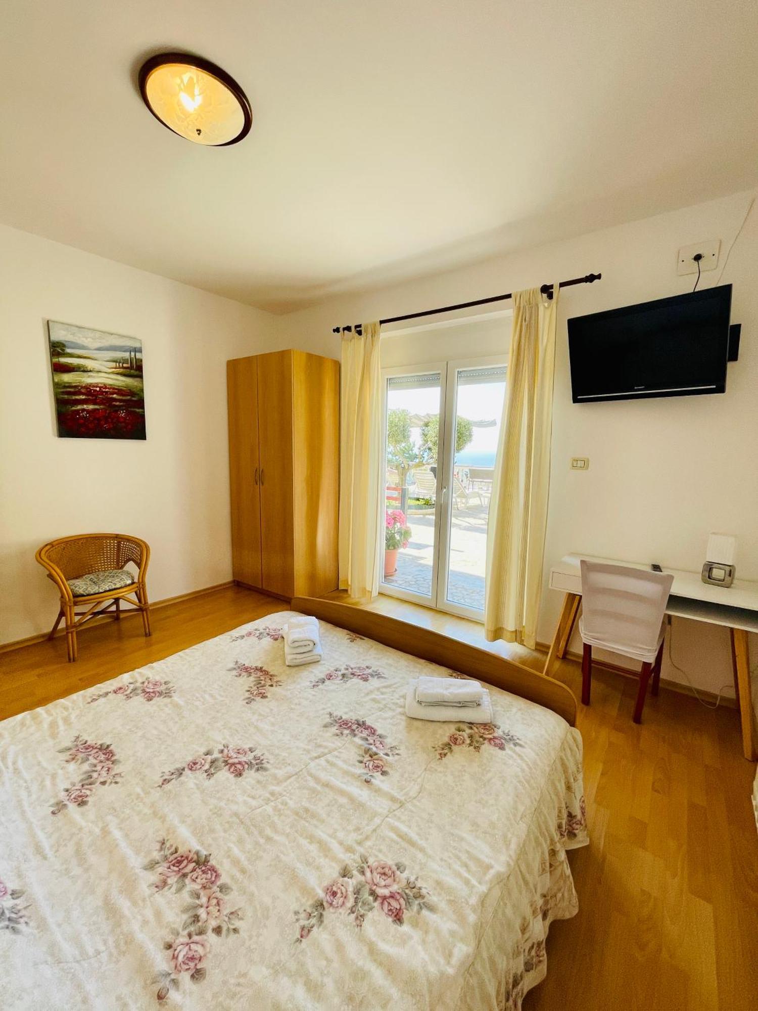 Viler Apartments Izola Eksteriør billede