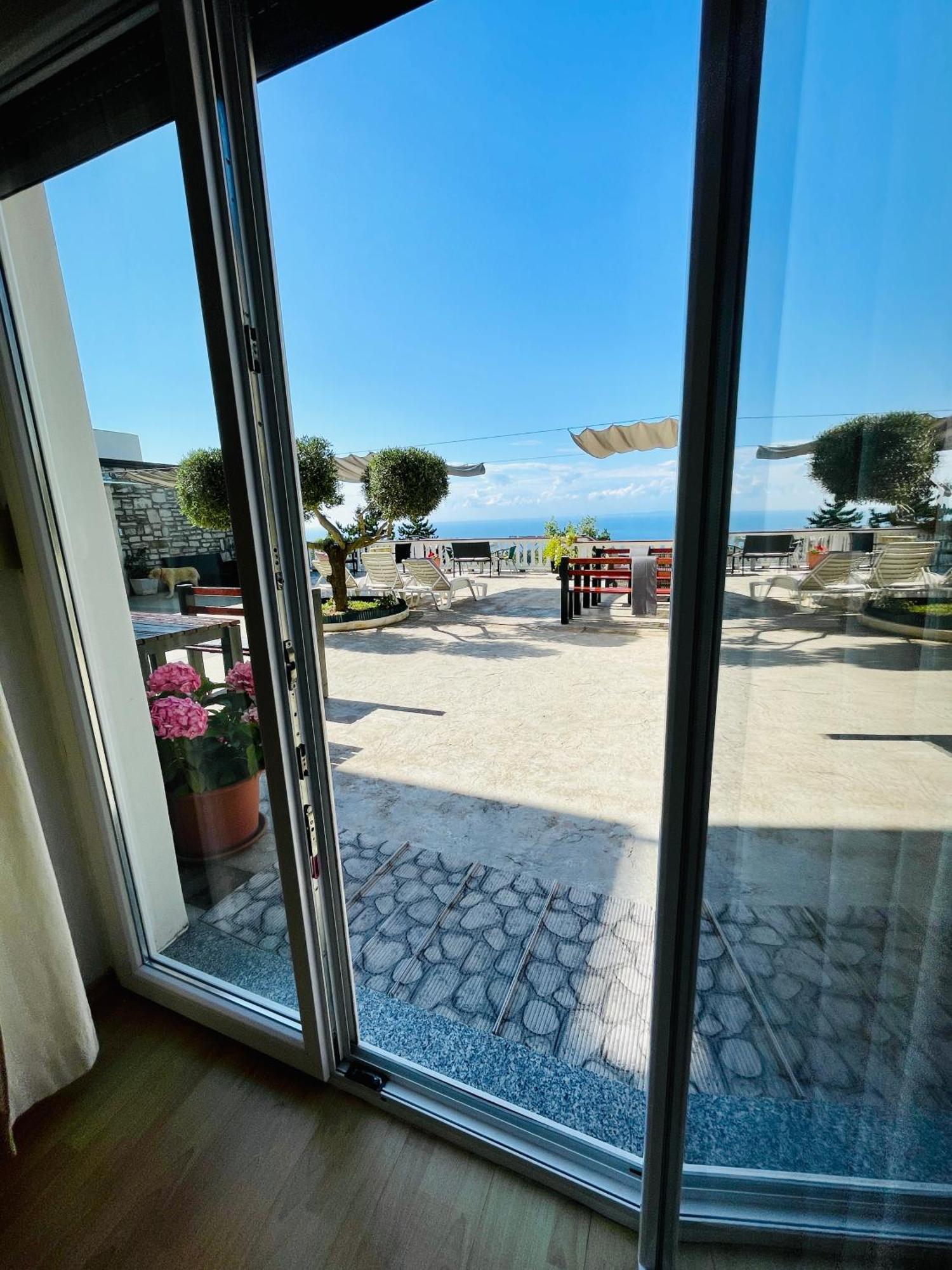 Viler Apartments Izola Eksteriør billede