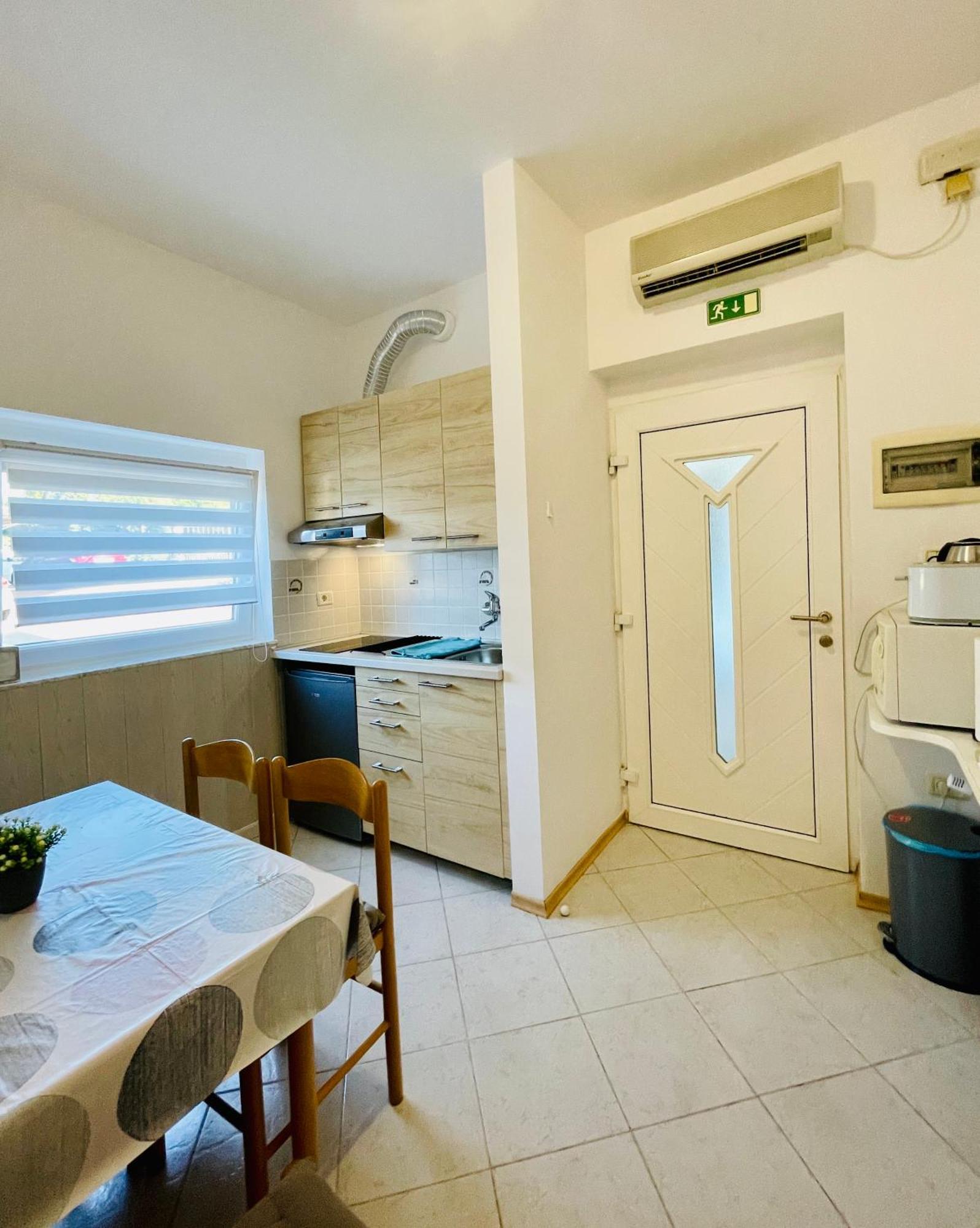 Viler Apartments Izola Eksteriør billede