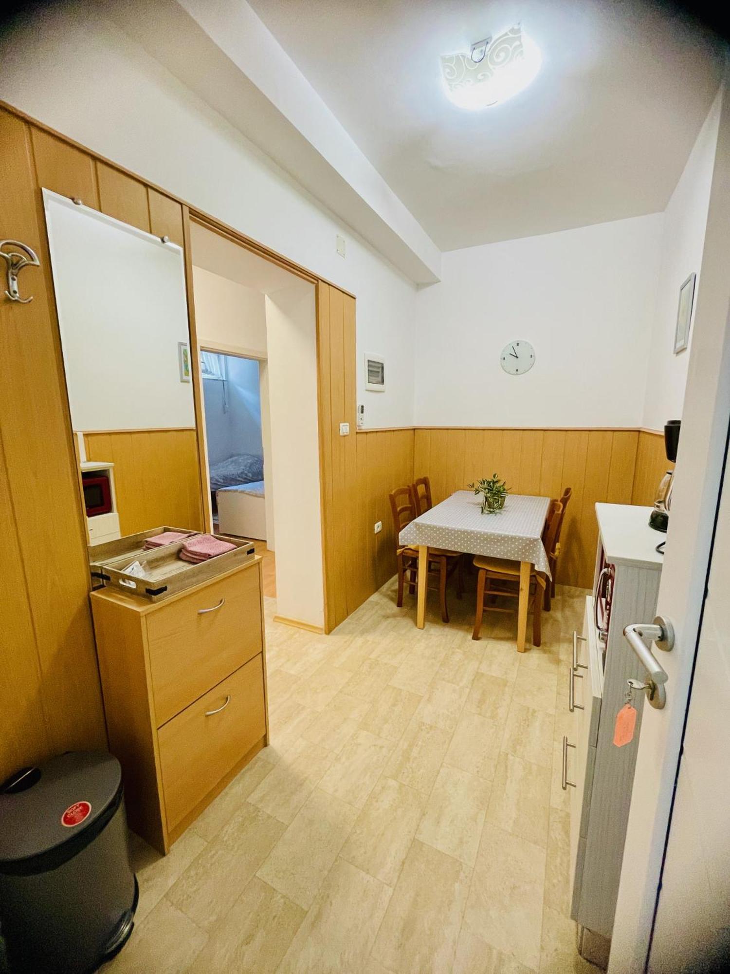 Viler Apartments Izola Eksteriør billede
